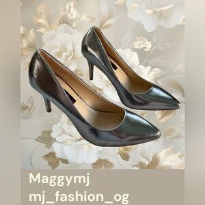2 Lips Too Patent Leather Shiny Silver Pointed Toes 2 Inch Women Heels Size 8.5